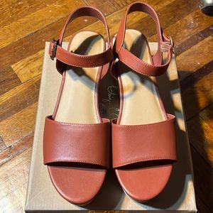 Dr Scholls women’s size 10 platform/sandals